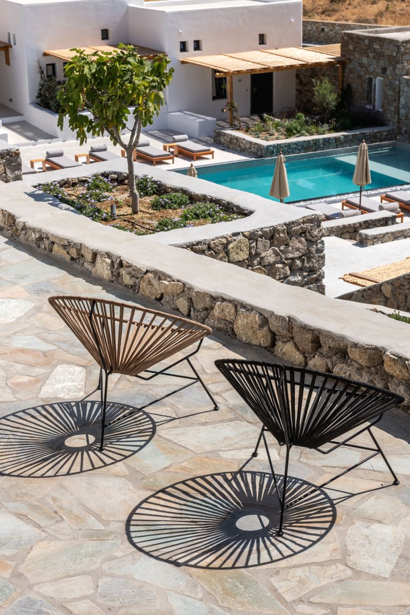 hotelsmykonos's tweet image. #Mykonos Drops Rooms &amp;amp; Suites introduces you to #boho chic elegance on the cosmopolitan island of Mykonos.
~ mykonosdrops.gr ~ 
#suiteliving #roomsforrent #aparthotel #suites #vacationrental #VisitGreece #Cyclades #islandlife #summervibes