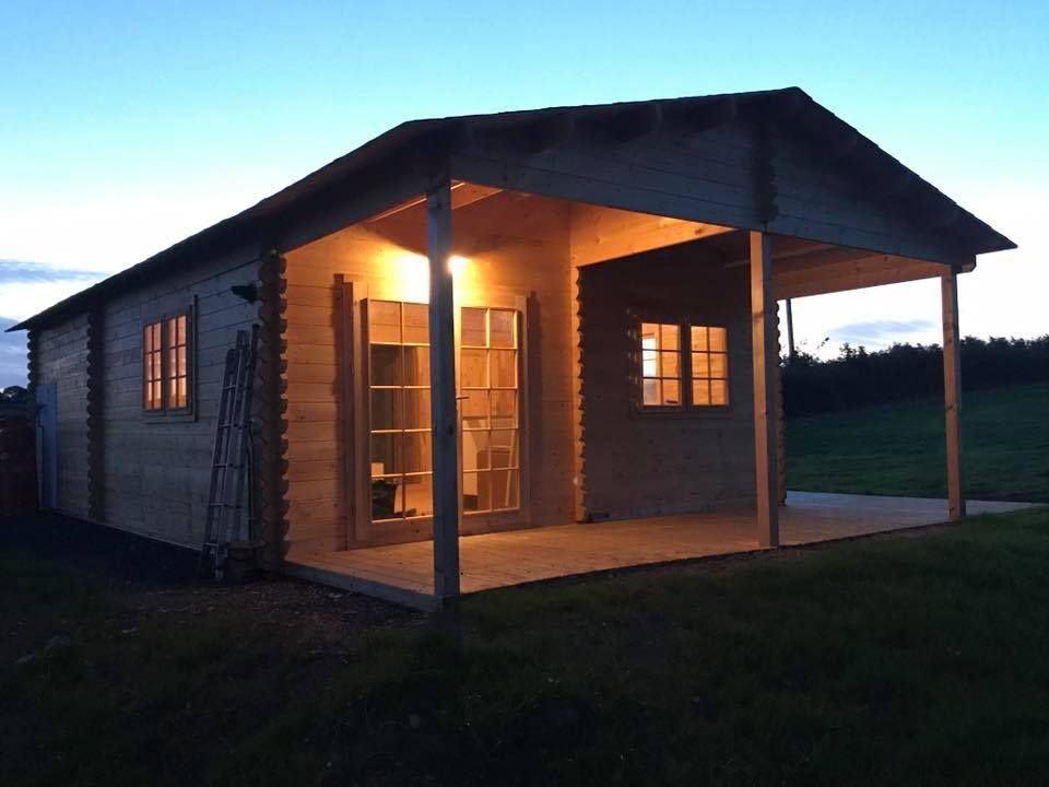 Camping_Direct's tweet photo. #ValentinesDay #specialoffer! Stay for 2 nights between the 8th &amp; 17th of Feb &amp; enjoy a #twocoursemeal for 2, a bottle of #fizz &amp; #chocolates on arrival, as well as a delicious local #breakfast. All for just £220!
https://t.co/oIXGA9iRtQ
#Okehampton #Devon #WoodenCabins #Romantic https://t.co/nuwpBQONa9