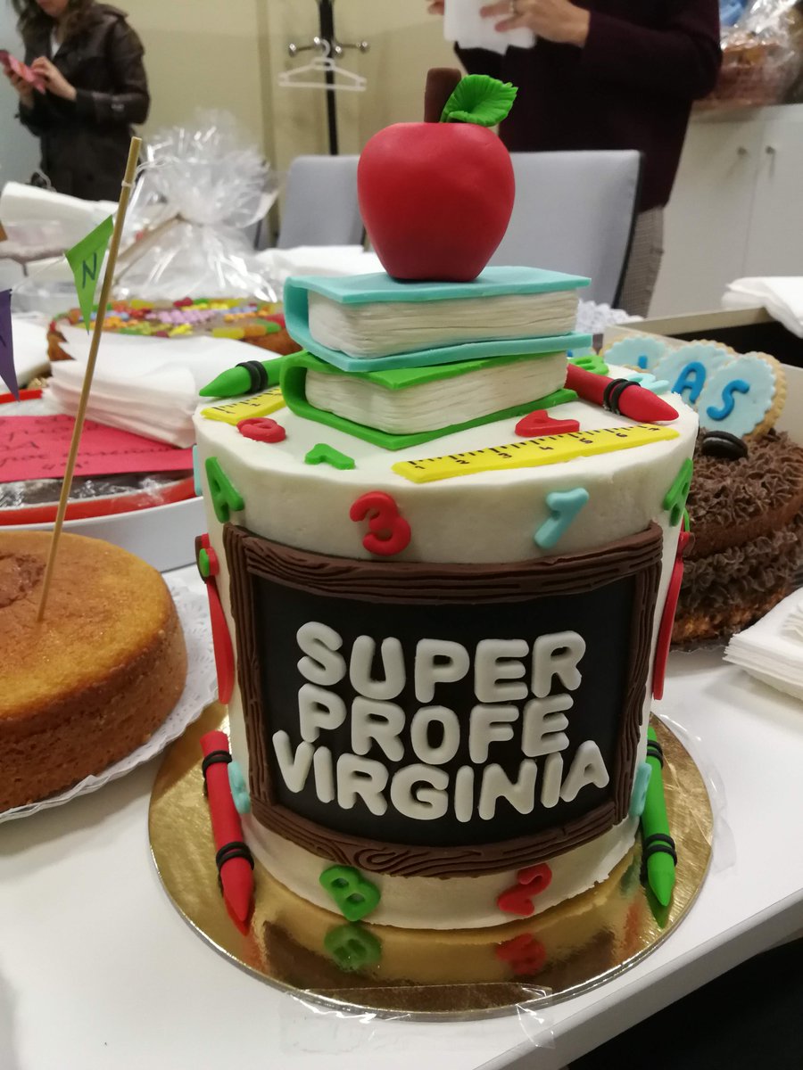 rmsantaisabel's tweet photo. Pastissos, retrats i molt més pels nostres #profesRmsi en el #diadelmestre, un dia per agrair tot el seu esforç i dedicació. #felicitats #felicidades #congrats Més informació: https://t.co/QTnckry9c6 https://t.co/MbkzY1LVDc