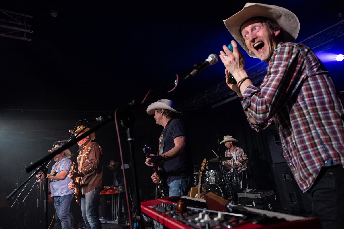 PortsmouthGhall's tweet photo. Amazing show Friday night with @lospacaminoscom in the #GuildhallStudio!
π· @Biggervern https://t.co/LwrPqpAzuh