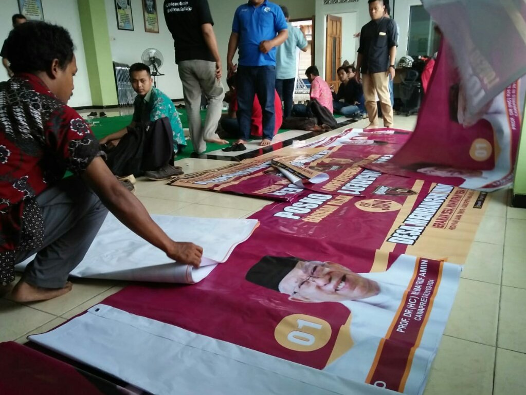 Brigade01KabMLG's tweet photo. Bergerak untuk kemajuan desa, karena desa adalah ujung tombak untuk negeri ini.
#JokowiKHMakrufAminMenang2019 
#Brigade01Jatim 
#Brigade01KabMalang 
@jokowi 
@EkoSandjojo 
@taufikmadjid71 
@fachrilabalado 
@DewantoAndry https://t.co/xR4dl1TMxK