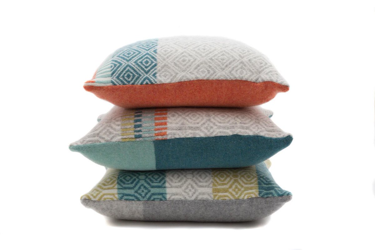 I love the way that layering cushions enables me to play with colour combinations and create a completely new look with several pieces. My cushions are available to shop online: ow.ly/EOSE50k9BO3
#homedecor #knitwear #madebeautiful #knitlove