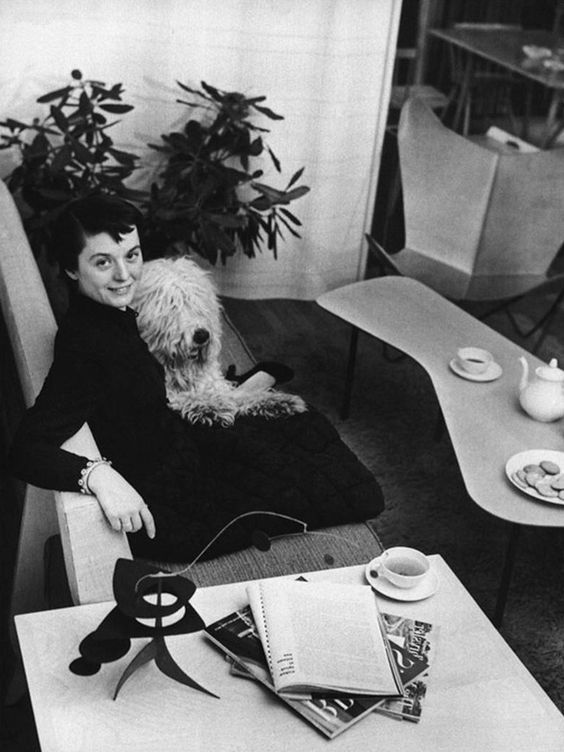 DesignMuseum's tweet photo. The Design Museum is sad to hear that architect &amp; furniture designer, Florence Knoll, has passed away at the age of 101 on Friday. Knoll's "total design”, which transformed the CBS, Seagram &amp; Look magazine headquarters in the 50s &amp; 60s, favoured open and informal work-spaces. https://t.co/55pmKOMtCm