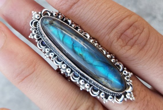 craft_midas's tweet photo. Labradorite Ring
Buy At
https://t.co/5GnjFQVUzY
#Labradoritering #925sterlingsilver #Statementring #Charmring #Longring #Religiousring #Uniquering #Inspiredring #Partywearring #Delicatering #Motivaionalring #casaulring #weddingring #birthstonering #Jewellary https://t.co/enkXuTS1ri