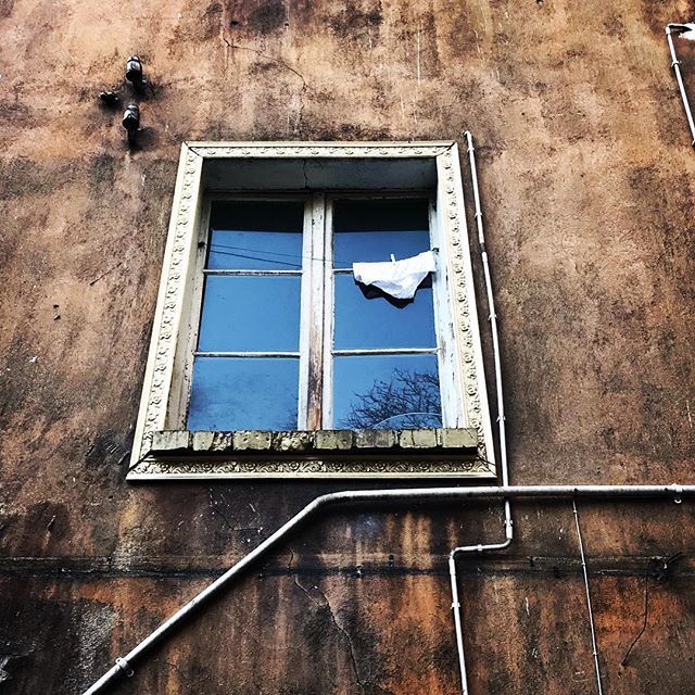 NorbertJot's tweet photo. #polska #poland #wroclaw #wrocław #wroclove #wroclawsrodmiescie #cityscapes #rsa_doors #filthyfacades #cityfilth #panties #citylife #filthyworld https://t.co/KSSJBbe5oZ https://t.co/eAiJHGDQE4