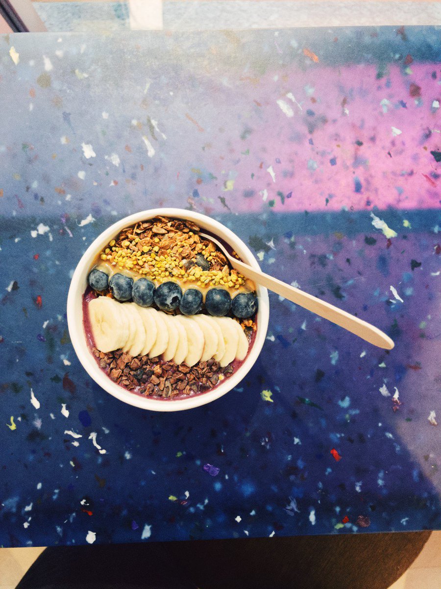 PaddingtonCen's tweet photo. Feeling blue on this Monday? Head over to @lordsofpoke and pick up one of their 'brain booster' blueberry bowls! That's the kind of breakfast we can get behind!
https://t.co/dyIjF1XxzW
#paddington #paddingtoncentral #london #poke #bluemonday #freshcuts #lordsofpoke https://t.co/dbpOAgmEvk