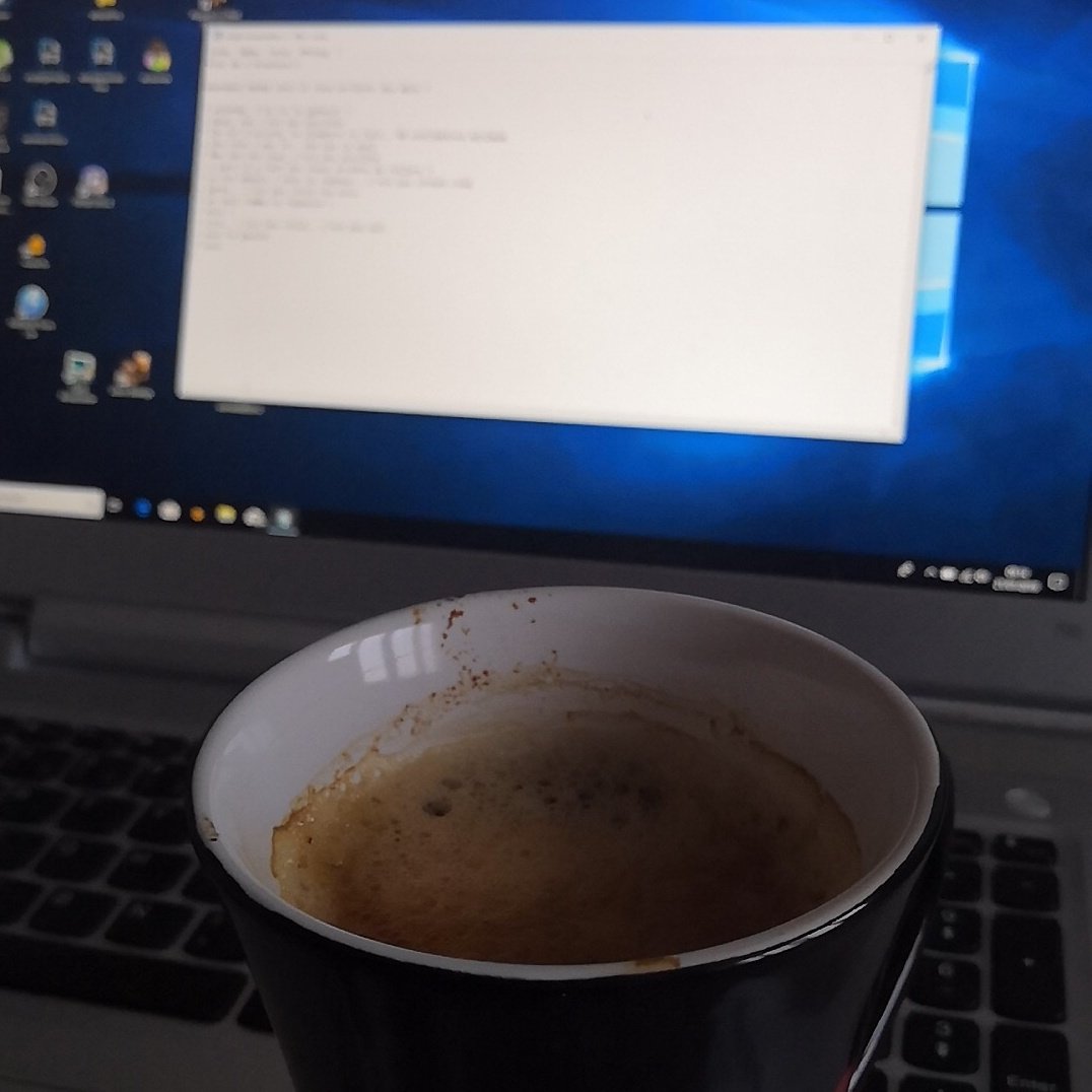 StudioNiktou's tweet photo. Pourquoooooiiii se lever si tôt alors qu'on prend le travail à 13 heures..?
Pour vous sortir une vidéo pardi. Vous avez intérêt à mettre un pouce bleu sinon je vous técla. 🤛 https://t.co/wwuOq7H9eY