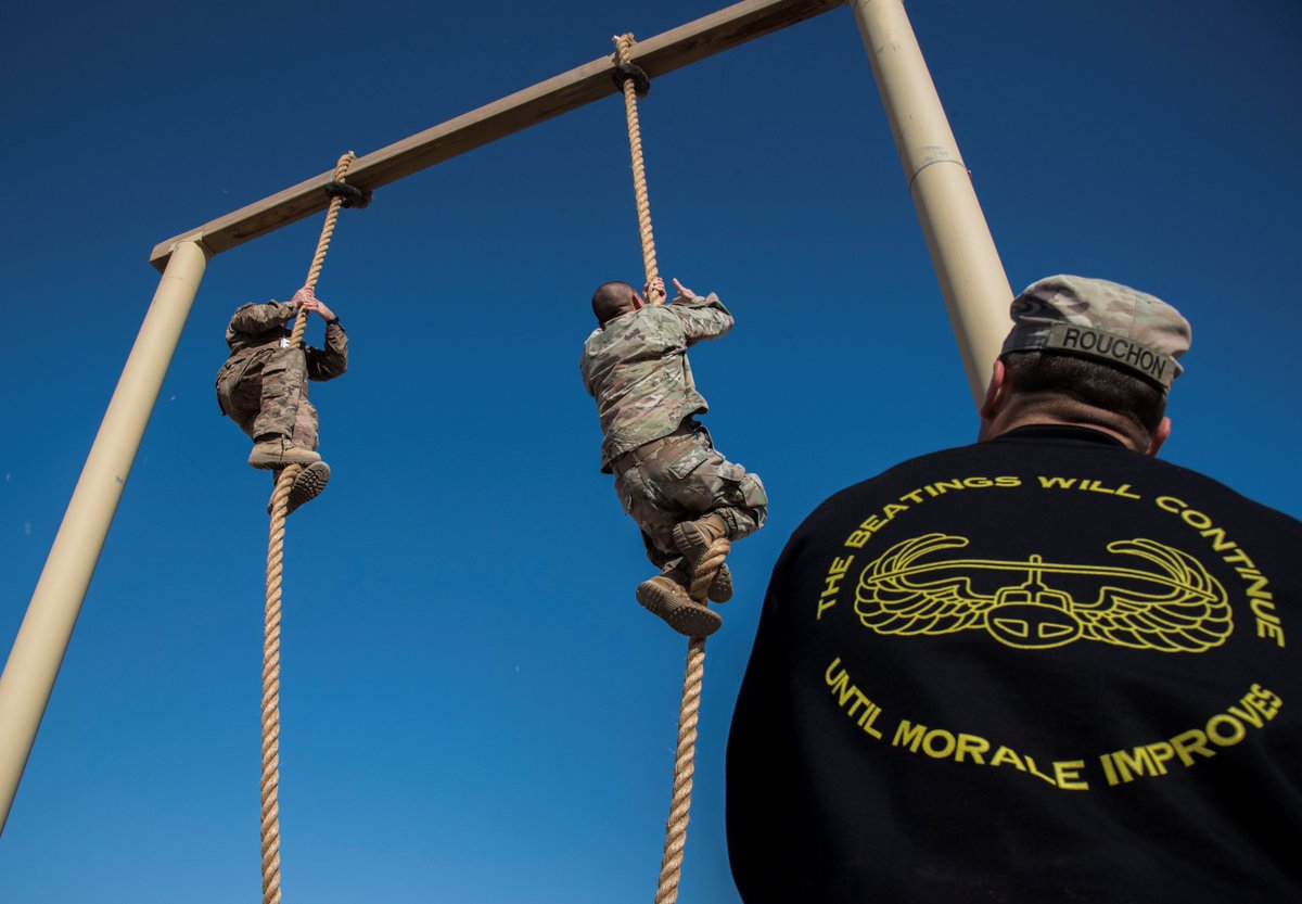 155ABCT's tweet photo. Do you have what it takes to be Air Assault? Nearly 130 Soldiers from the 155th ABCT participated in a pre Air Assault course, Jan. 20, at Camp Buehring, Kuwait. The Guardsmen were graded on a 2-mile run, 6-mile ruck march and successfully climbing a rope. https://t.co/oVxTFYE5lM