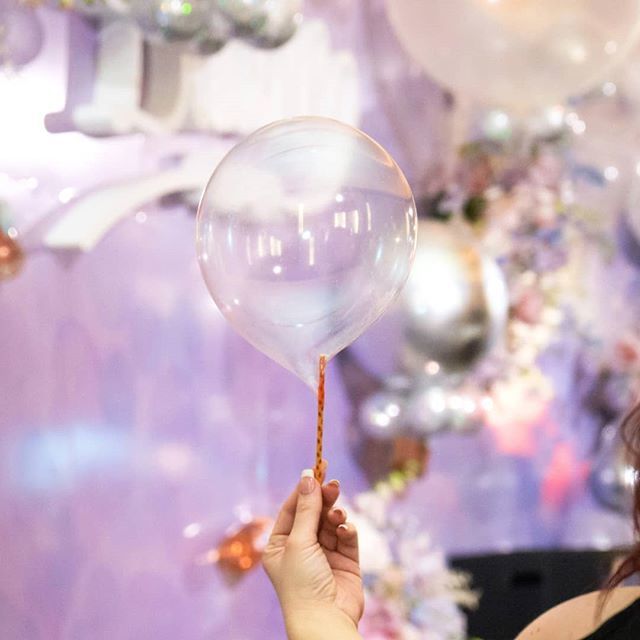 Here comes tro(b)ubble! 🎈
.
On a helium-high with @edibleballoonsgroup at this year's <a href="/wedluxe/">WedLuxe</a>!
.
 @bestoftorontonet #littlestoriesofmylife #torontoigers #igerstoronto #livefolk #wedluxeshow #creativityfound #findyourpurpose #thatauthenticfeeling #fe… bit.ly/2AT7Nco
