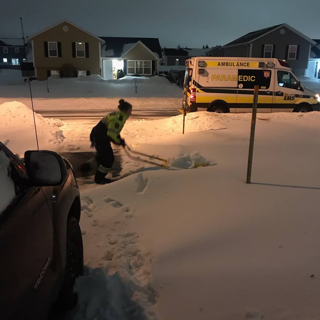 PEIMedic96's tweet photo. Not always a task for #paramedics. Please be diligent in making sure your residence walkways and driveways are consistently clear of both ice and snow. Making an easy entrance for us &amp; a safe exit for you.  #clearwalkways #safetyforall #pararmedicsonsnowduty https://t.co/W5d6kckIR4