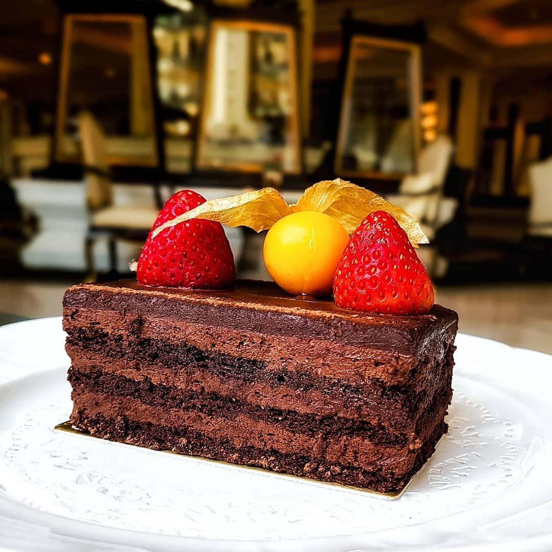Do you want some cake?
Enjoy our delicious desserts at Dusit Gourmet. 
Photo from@nk_preecha (IG.)

#dusitgourmet #gourmet #cake #chocolatecake #dusitthani #dusitthanihuahin #huahin #chaam