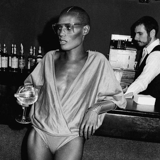 Sunday evening lunar eclipse vibes 🌝 #lovepoho #gracejones bit.ly/2FOuCks