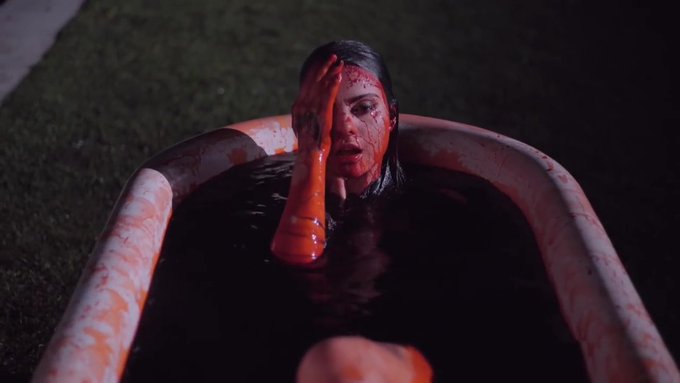 Nice night for a #super #blood bath 🛀🏻 💉🌚 🐺 https://t.co/94Dv0Womuj<a href="/tag/super"class="tags">#super</a><a href="/tag/blood"class="tags">#blood</a>