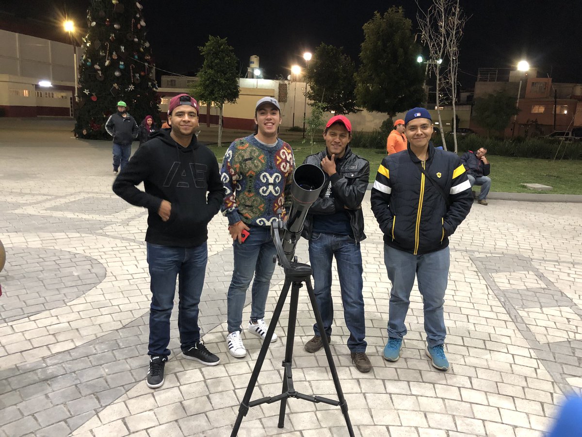 FlashUACh's tweet photo. El ambiente del eclipse en la Alameda Texcoco!!! #soycienciachapingo #NdE2019 #cienciachapingo #NdEChapingo2019 #uccyt #descubrechapingo #uvmtexcoco #AFTexcoco https://t.co/RFdQEUiuwT