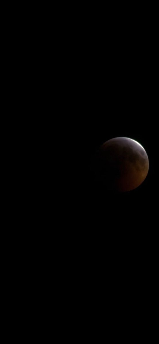 vividemarko's tweet photo. 🥰 #RedMoon2019 #BeloitWisconsin https://t.co/GVMBQ5HyDe