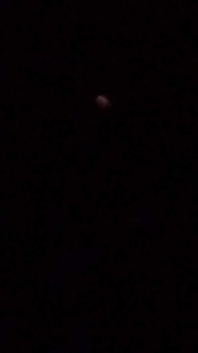kas_allen's tweet photo. The lunar eclipse from rothbury Michigan #timeanddatelive https://t.co/JIjpL3h3wK