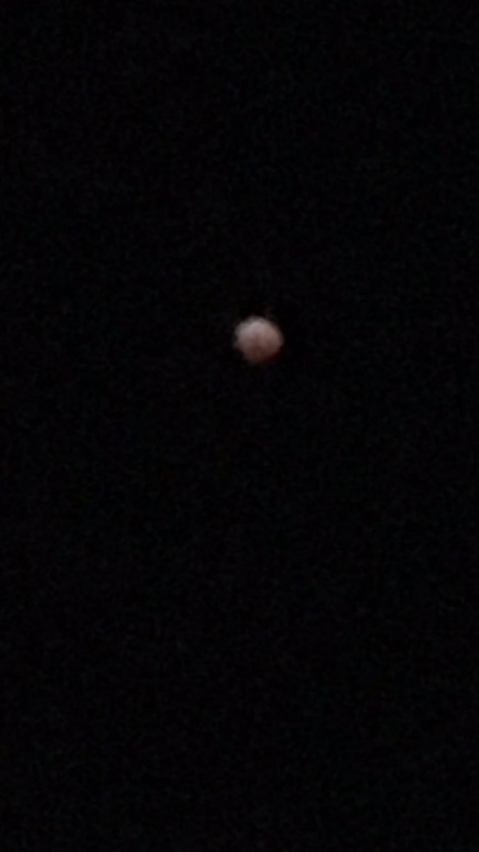 Michelle3ocal's tweet photo. My brain feels like spaghetti, eye balls are roasting like two marshmallows & I’m honestly questioning myself did I really just pull an ALL NIGHTER because she wanted to see this #BloodWolfMoon🌝🌚 it looks like a CRUMB! #ThingsIDoForHer #Bloodmoon
exceptions ~ vs ~ reality 💯 https://t.co/Vtjt86FQAo