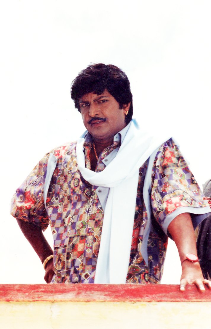 themohanbabu's tweet photo. గుడి కట్టించింది మా నాన్న.. బడి కట్టించింది మా నాన్న..
ధర్మ��త్రం కట్టించింది మా నాన్న... ధర్మాసుపత్రి కట్టించిందీ మా నాన్నే.. ఈ ఊరు నాది... ఈ ఊరు మీద నెగిటివ్ రైట్స్ అన్నీ నావే.
చిత్రం: కుంతీపుత్రుడు(1993)
#MBDialogue #kunthiputrudu https://t.co/mbaxkjOvei