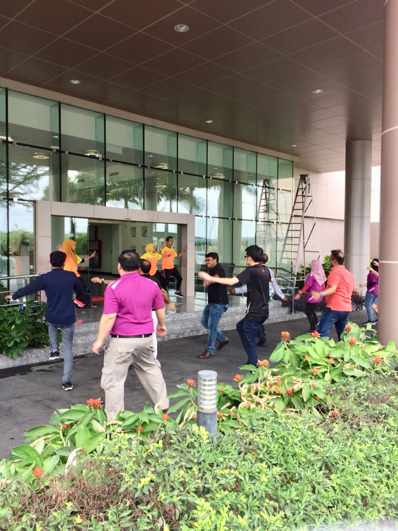 BioconMalaysia's tweet photo. #FunAtWork: #Biocon believes that healthy employees are our most valuable asset. A ‘Fit & Fun’ aerobic program was organised at #BioconMalaysia. The most sporting #bioconite received a surprise gift for her participation. We look forward to more 'Fit & Fun' sessions. #BioconCares https://t.co/MwGQUZVQkF