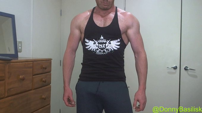 Back online post gym session on @chaturbate see you soon https://t.co/NEoJux7YUq<a class="tags" href="/tag/chaturbate">@chaturbate</a><a href="/tag/showershow"class="tags"><span>#showershow</span></a>