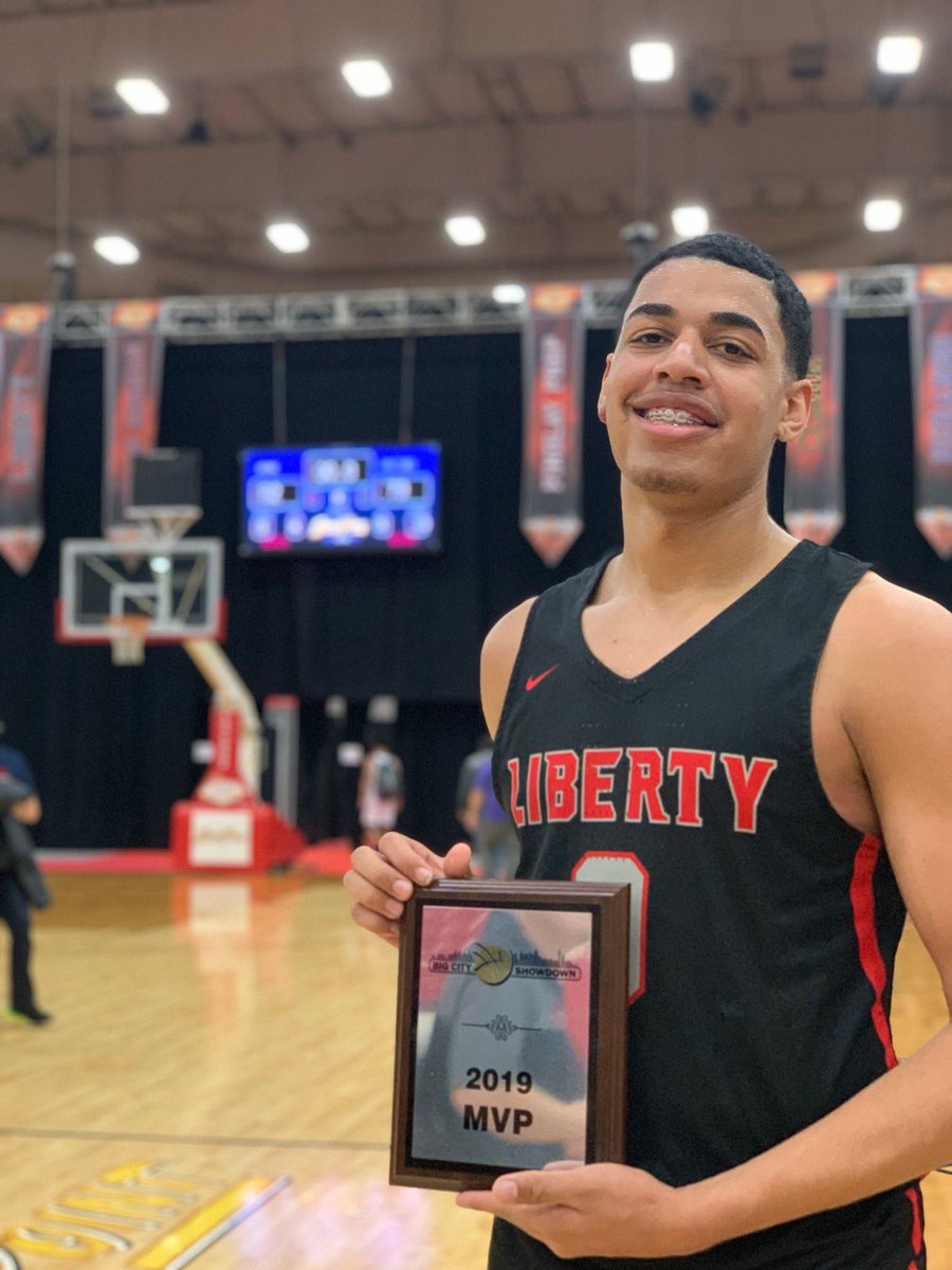 Shoutout to Eliyjah Pricebrooks who showed her value as the Lady Diamondbacks end with a W &amp; Julian Strawther 2020 for Liberty goes for 41 points in their team’s win — BOTH Win MVP HONORS At The Big City Showdown! <a href="/BCShowdownLV/">Big City Showdown presented by Findlay Toyota</a>  @702HeatCoach <a href="/CoachRashonda/">iamcoachrashonda</a> <a href="/valerieinvegas/">Valerie Brown</a>🏀🎯🏆