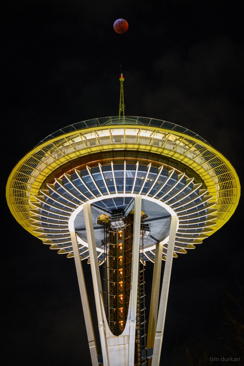 timdurkan's tweet image. From Seattle tonight… Total lunar eclipse during the Super Wolf Moon for Mont… Wow! #bloodredeclipse #wolfbloodmoon