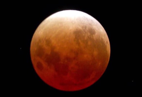 allboatproducts's tweet photo. Full lunar eclipse on January 20, 2019 seen Vancouver, BC Canada. Aka Blood Moon or Super Blood Wolf Moon. Is this good or bad for boaters..... or just a myth? #lunareclipse ##bloodmoon #boating #seamyth https://t.co/qzJ6m7ZS7H