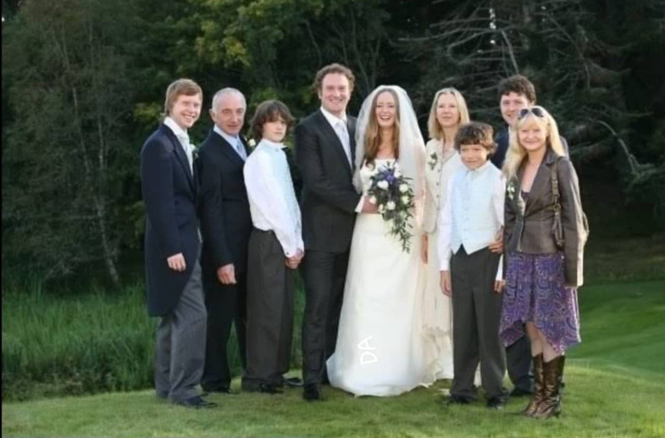 توییتر Bibikkbibi در توییتر 拾いですが ジョンの息子さんの結婚式の時だそうです ジョンが180cmあるはずなのに 英国人って大きいんですね 幸せそうでよかった ジョンディーコン Queen クイーン T Co Up5samkf9d