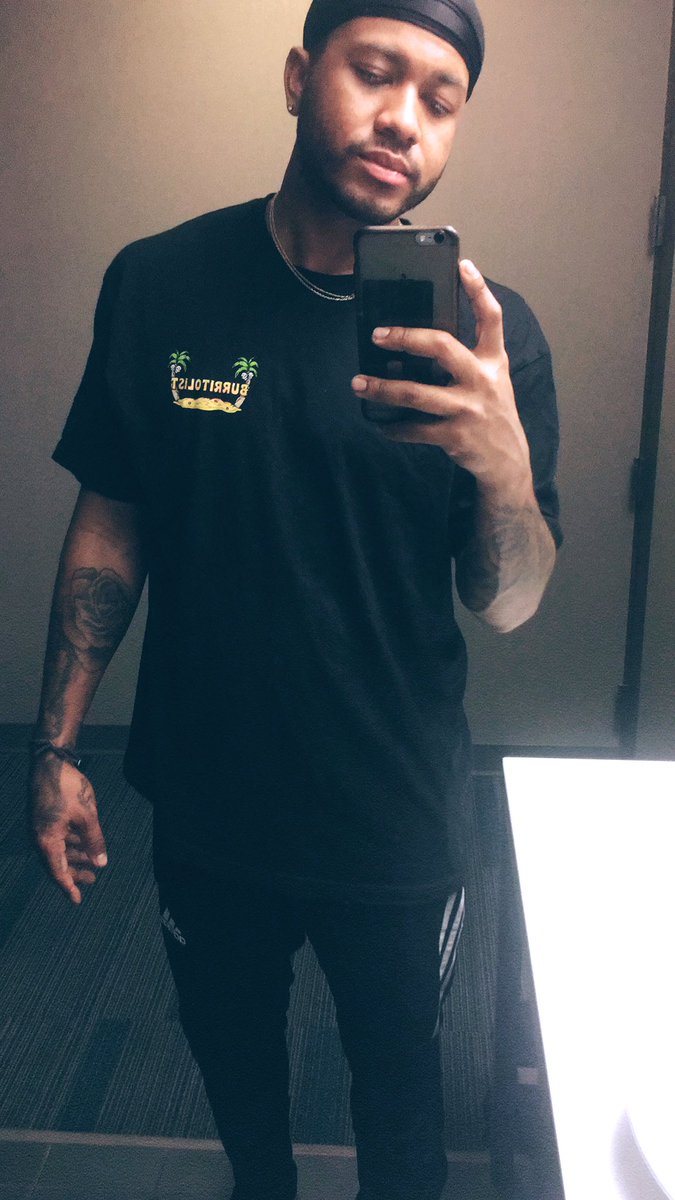 __HIGHHEF's tweet image. Good lookin out @BurritoList #workcanwait