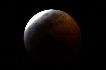 waltzgallery's tweet photo. #redmooneclipse #superbloodredmoon Superblood Red Moon eclipse tonight in the western world. @NixonFirstAlert @PhilAmatoANjax @MikeFirstAlert @wxgarrett @CSimmaWX @ErinClanahanCBM @RussellANjax @DawnANjax @TenikkaANjax @LetishaANjax @BethANJax https://t.co/alLzuZaUXZ
