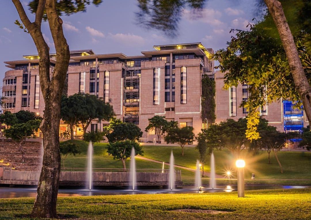 Did You Know?
Chris Saunders Park is nicknamed the "green lung" of Umhlanga Ridge, following the trend of new urbanism, which creates a green space or "heart" of the community in which citizens can live, play, work and enjoy themselves in the same neighbourhood.
📷: <a href="/Amal_Lalsab/">Amal Lalsab*</a>
