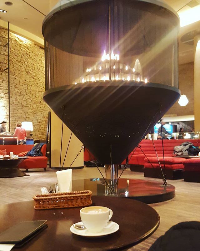 TrekTradeWind's tweet image. You&apos;d think in a place called flame it would be warm and cosy, but by being in the hotel lobby it&apos;s actually pretty drafty #coffee #flame #clientmindset bit.ly/2AX3yfF