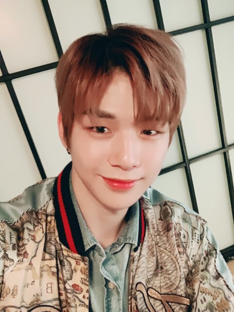 LunarPlanet1210's tweet photo. 벌써부터 재밌닼ㅋㅋㅋㅋㅋ https://t.co/nLBtVq5b7r