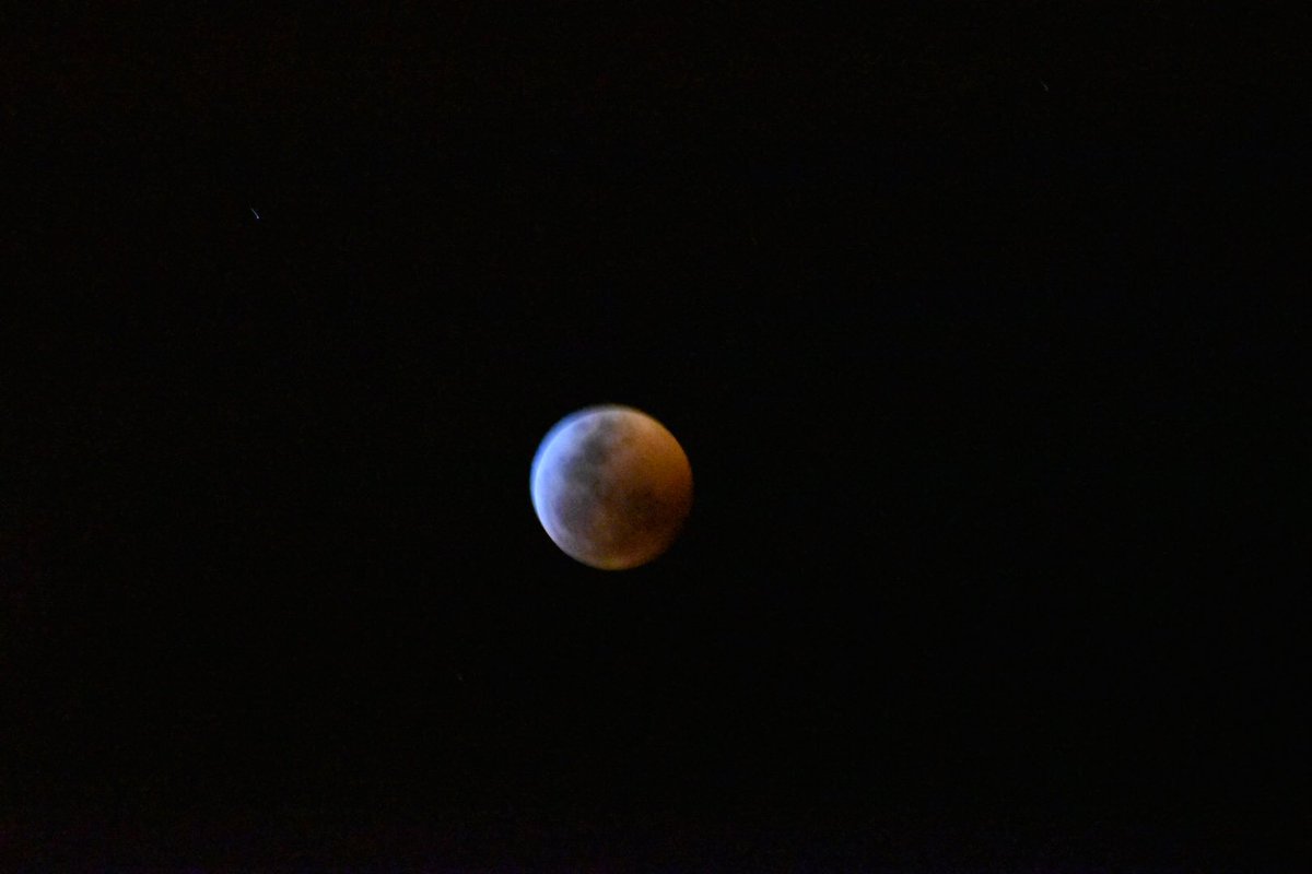 waltzgallery's tweet photo. Now Ending shortly #redmooneclipse #superbloodredmoon Superblood Red Moon eclipse tonight in the western world. @NixonFirstAlert @PhilAmatoANjax @MikeFirstAlert @wxgarrett @CSimmaWX @ErinClanahanCBM @RussellANjax @DawnANjax @TenikkaANjax @LetishaANjax @BethANJax https://t.co/9ABc3v63uk