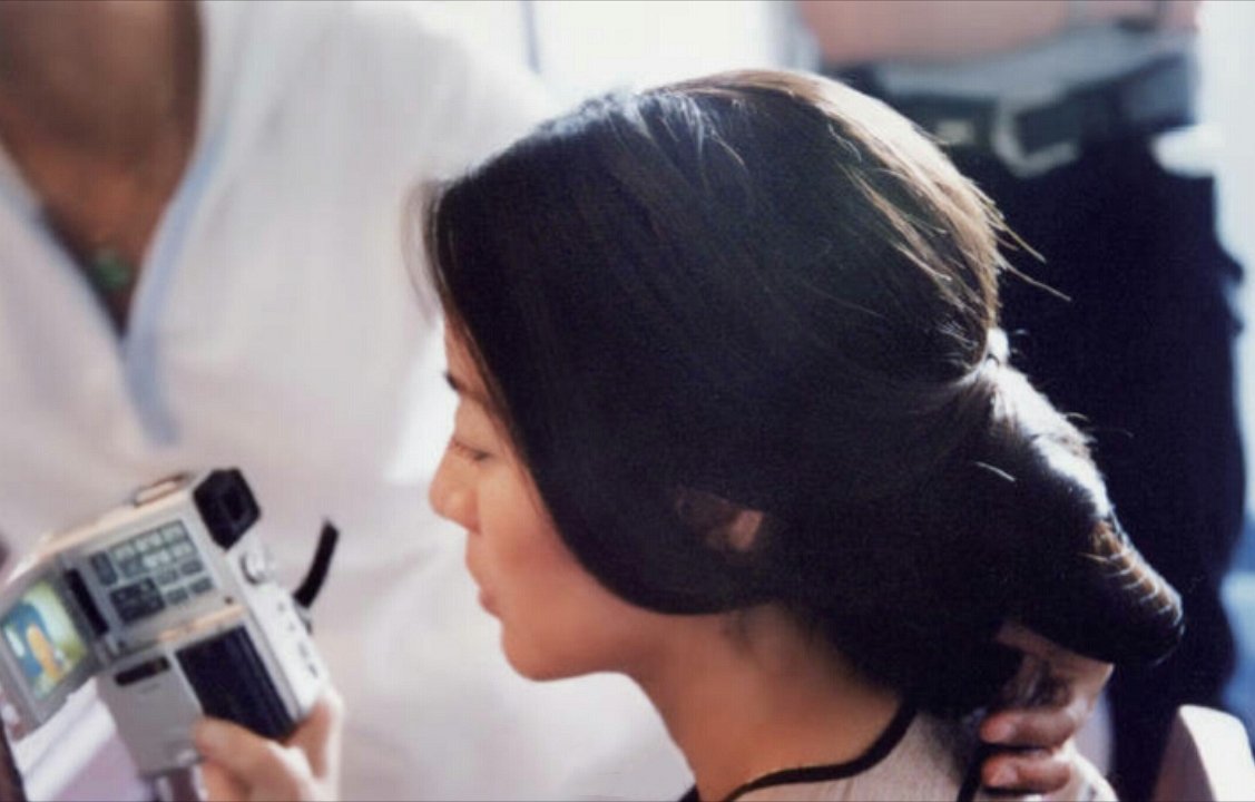 MichelleYeoh_FP's tweet photo. Michelle is sit in front of the mirror for more than 20 hours to try a variety of hairstyles.❤
via:Sina Weibo💻
#michelleyeoh #crouchingtigerhiddendragon #throwback #hairstyles #yushulien #anglee #timyip #martialarts #behindthescenes #楊紫瓊 #李安 #葉錦添 #臥虎藏龍 https://t.co/iLxB49ONn3
