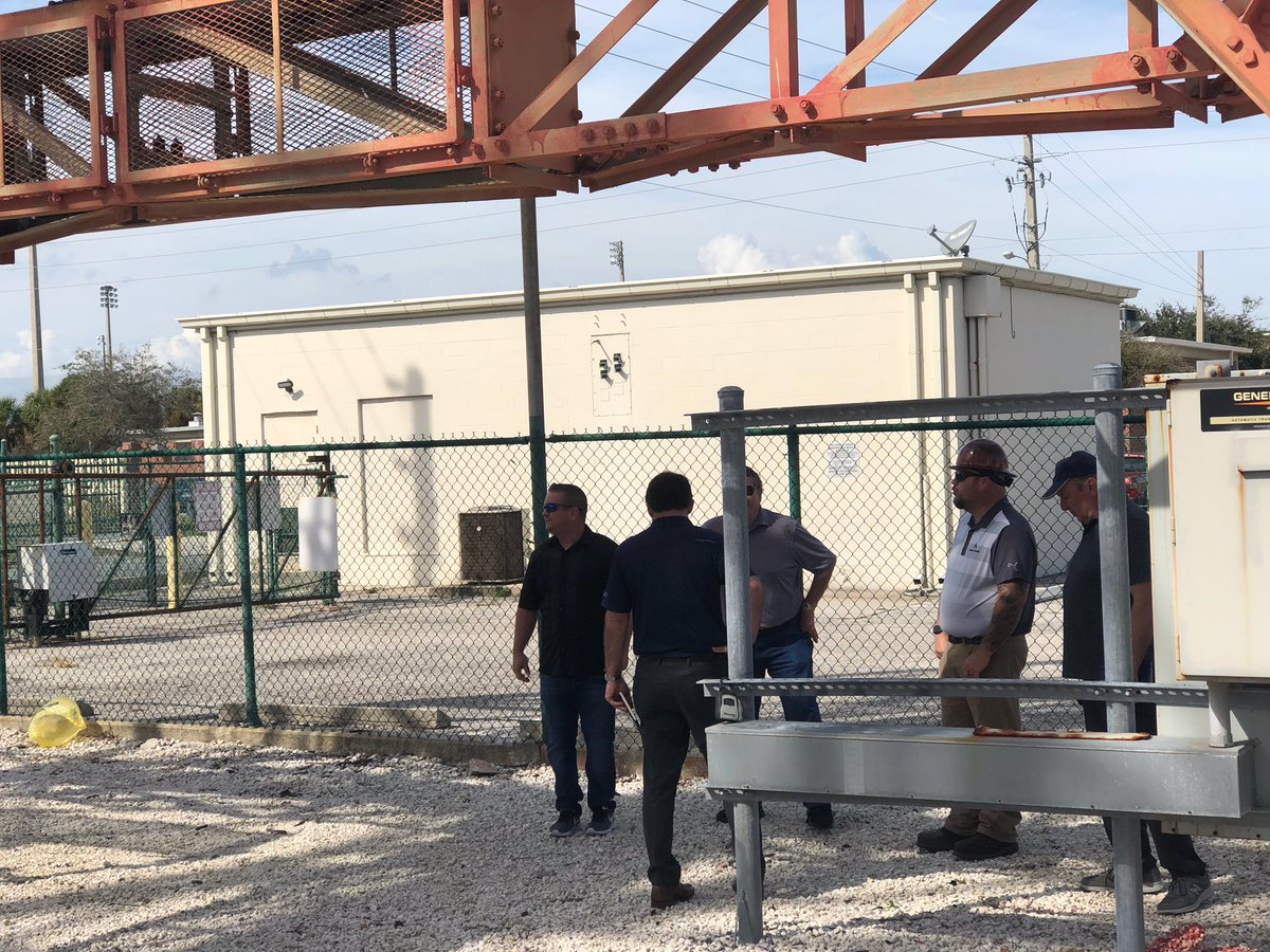 edgepresence's tweet photo. First EdgePod installed! Jacksonville Beach, Florida 
#EdgePod #modularlife #5G #microdatacenter #firstedgepod @himmeltweet @modular_life @DougRecker https://t.co/vvwWE7Zorc