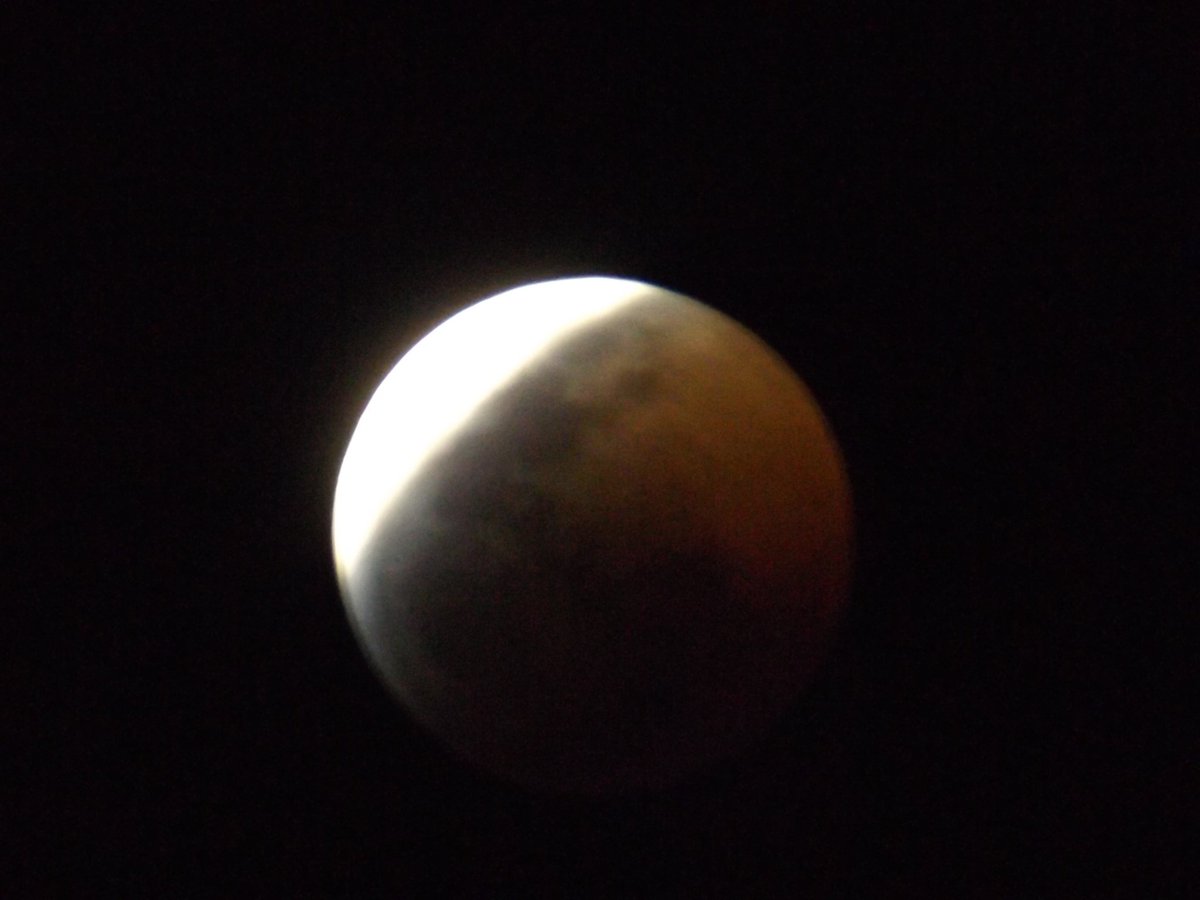 bazajoe's tweet photo. @SkyAlertMx fotos desde la ciudad de México #EclipseConSkyAlert https://t.co/8DyAaTxtTp