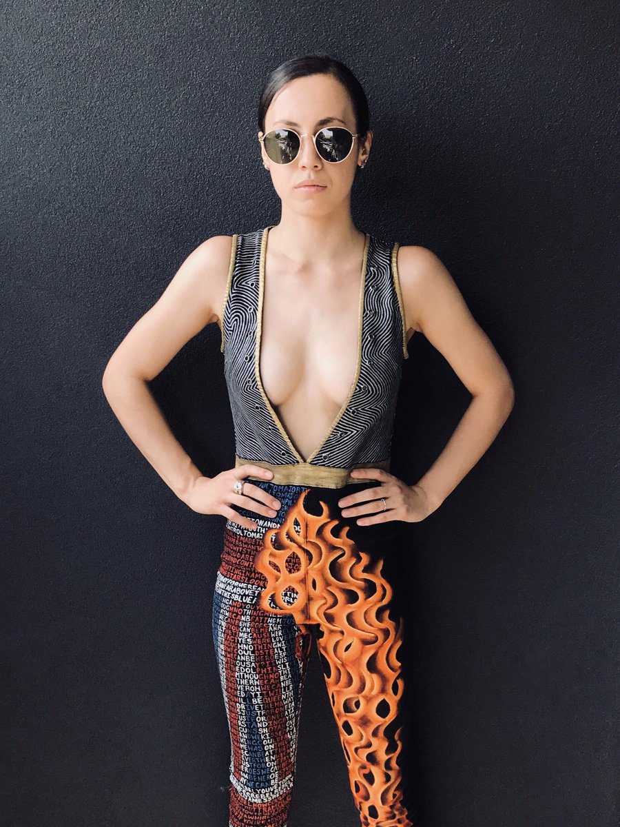 zigentala's tweet photo. Tribute to David Bowie jumpsuit 🔥💥⚡️#davidbowie #handpainted #customjumpsuit https://t.co/LyIGeYuNTl