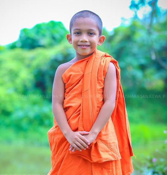 thisisparthiban's tweet photo. #සිඳූ ටෙලි නාට්යතයේ සෝරත පොඩිනමගේ චරිතය රඟන කවීෂ් විහඟට වෙනත් ටෙලිනාට්යාවලට සම්බන්ධවීමට නොහැකි වන ලෙස දෙරණ නාලිකාව ගිවිසුමකට යටත්කර ඇතැයි වාර්තා වේ. කවීෂ්ගේ දෙමාපියන් විසින් අදාළ තොරතුරු ඉරිදා #Lakbima පුවත්පතට පවසා තිබේ. @SriLankaMirror REPORTED https://t.co/ZWi5JTiGLT