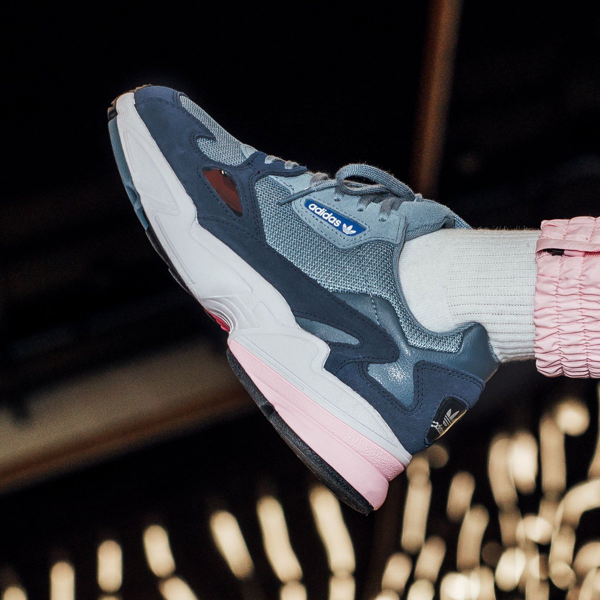 adidas falcon raw grey light pink