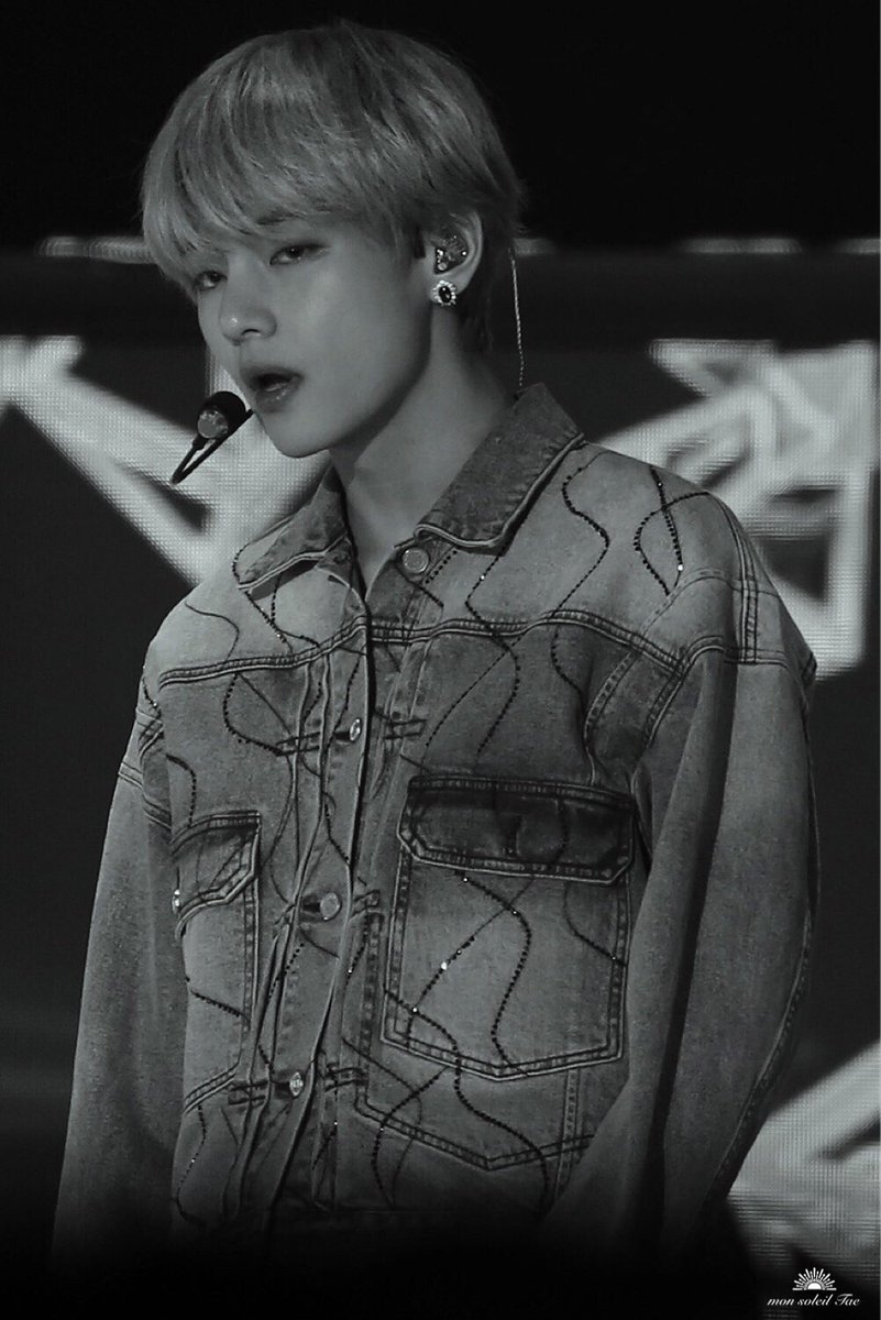 btssevenart's tweet photo. ❤️you are the one for me❤️

#Taehyung #V #BTSV #BTS #BTSwithAesthetic @BTS_twt 

©️@soleil_tae https://t.co/bM6OageWGl