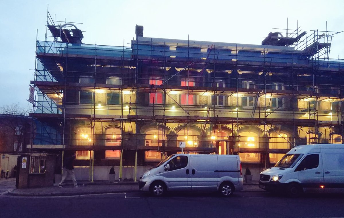 Parkteddington's tweet photo. Good morning, Teddington! May it be a productive &amp; positive one for all of us 👍🏻💙 Stay warm everyone ❄️⭐️
.
.
.
#MondayMotivaton #SiteLife #SneakyParkPeeks #Refurb #Pub #Hotel #Teddington #OpeningMarch https://t.co/v3J3aRRPwZ