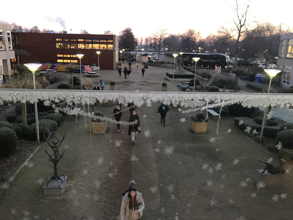 AmSchoolHague's tweet photo. Frosty morning drop off at ASH! #winter #freezing #cold #school #students #ashtagnl #ashroutine #ashstudents https://t.co/WPdAUsN6UD