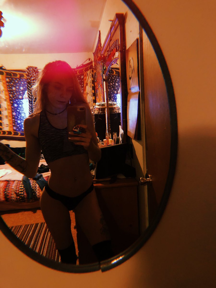 KeySnowbunny's tweet photo. appreciation post for my body❤️ she’s a fuckin wonderland🥰🧚🏼‍♀️🎆 #loveyourself #selflove #selfcare https://t.co/4FFweQwPlt