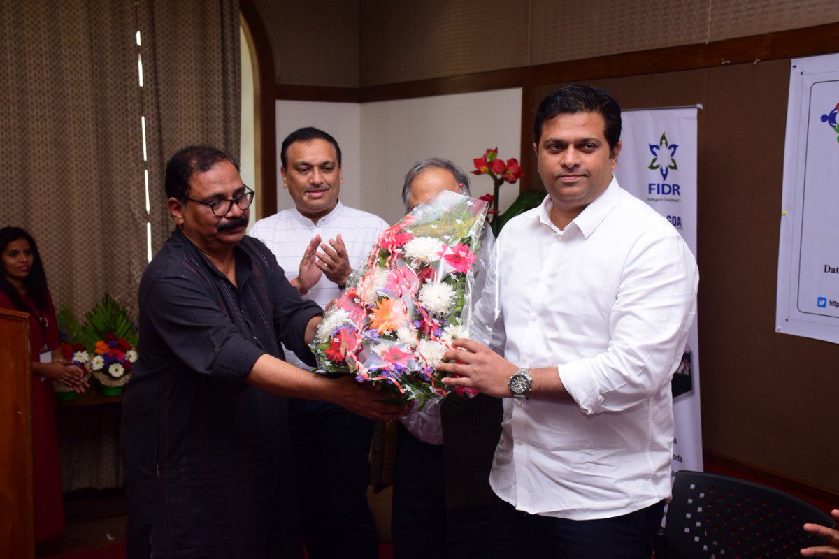 Jayeshvsal's tweet photo. Goa Bazaar & Global Village will be eco-friendly projects &provide employment to locals, artisans &self-help groups. These projects will be ideal platforms for locals to exhibit their works &for artisans from across India to showcase their performances. #RDAForward https://t.co/XfAcBruKq5