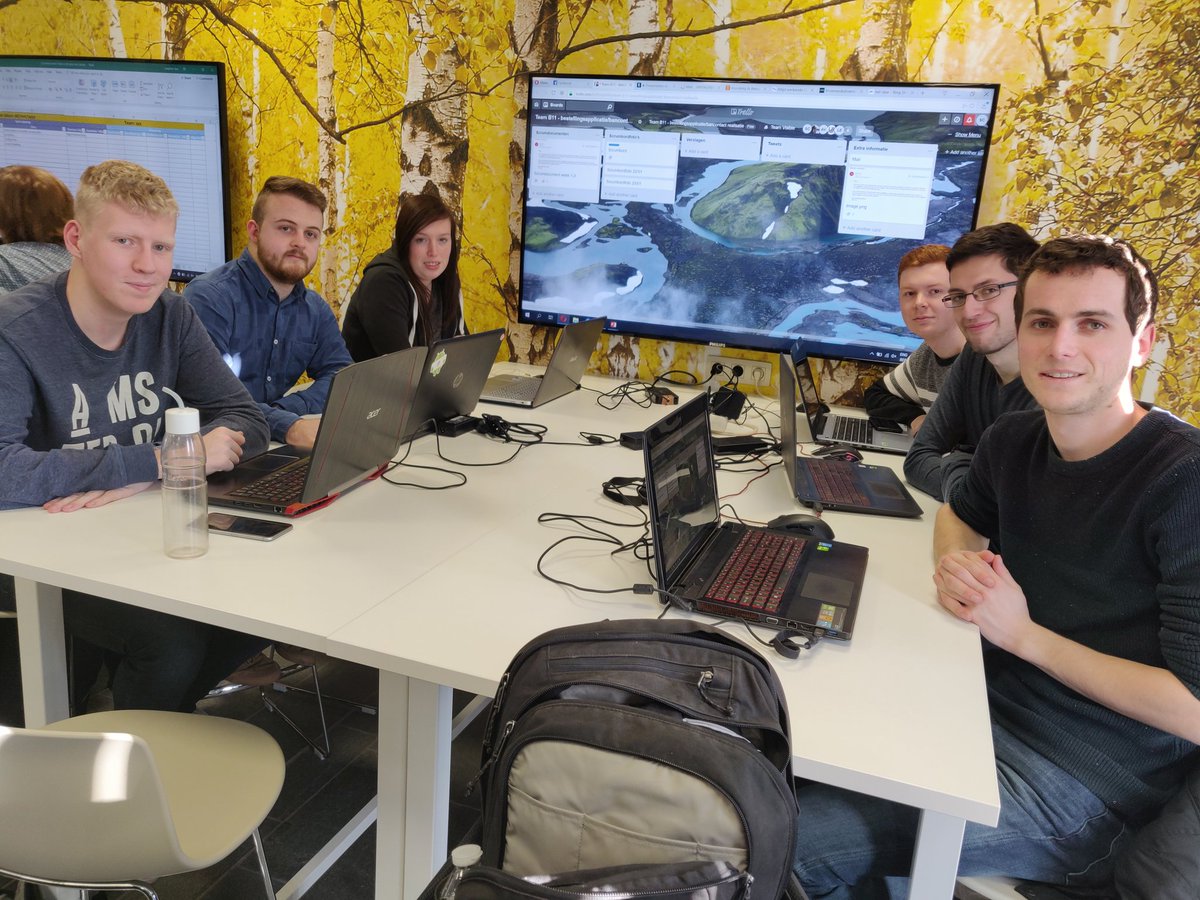 goor_stef's tweet photo. De realisatiefase van project 4.0 is van start gegaan. #ThomasMoreBE #ITfactory_TM #project4_0 https://t.co/CBilJcw4vL