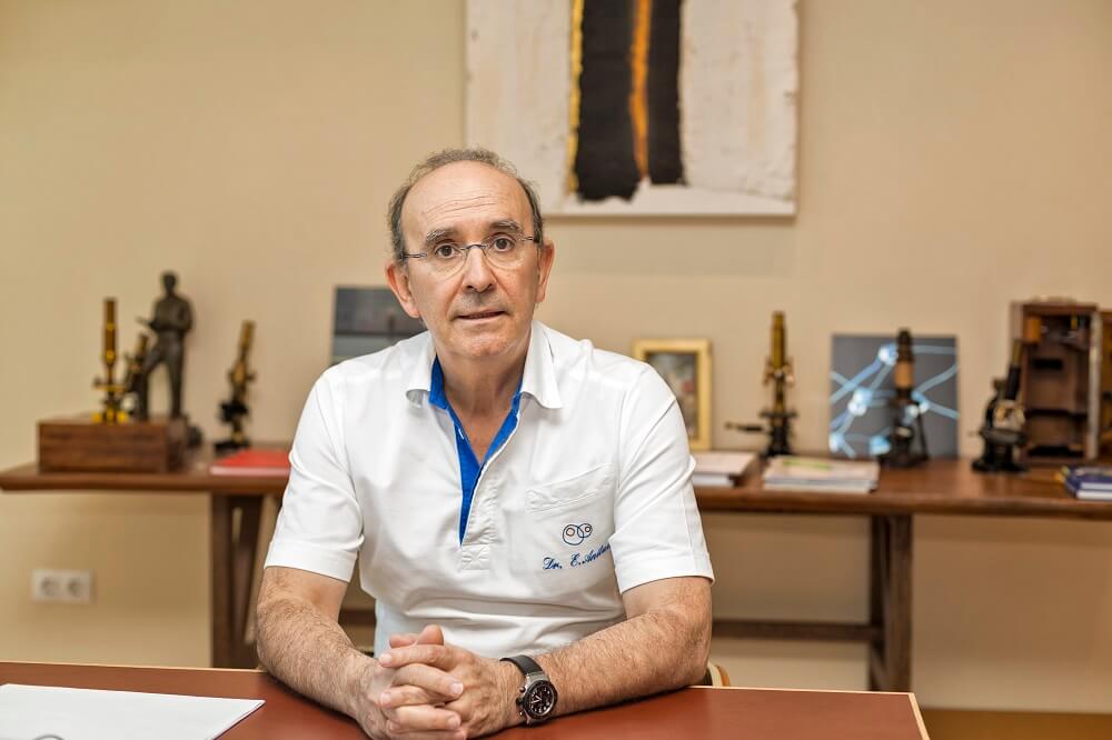 BTIBiotech's tweet photo. El dr. #EduardoAnitua es entrevistado en un artículo de @grupospri  (Ag. de Desarrollo Empresarial del Gobierno Vasco) titulado “BTI: La I+D como razón de ser”, en el que se aborda la importancia de la investigación y desarrollo en el crecimiento de BTI. https://t.co/CdA4RWAtQS https://t.co/wM3pfzCM6d