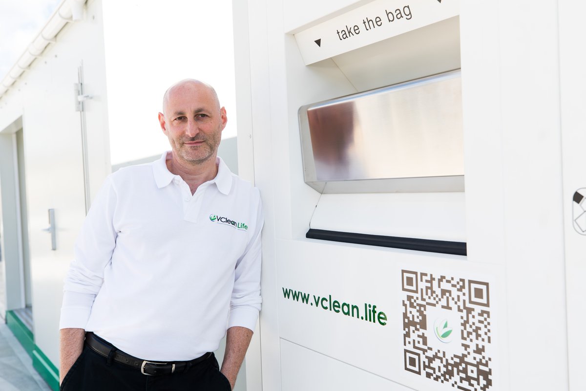 textilesintell's tweet image. The UK-based @VCleanLife—a #laundry cleaning service provider—has installed its “#eco vending machines” named #VDrops at London Underground stations and revealed its plans for growth. 

The Managing Director , Nick Harris, has pledged to “transform the dirty dry cleaning sector”.