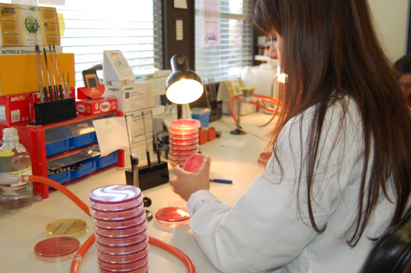 A <a href="/UniversidadeUSC/">USC</a> oferta 19 prazas de persoal investigador Ramón y Cajal, que se incorporarán este ano. bit.ly/2FEOd7G