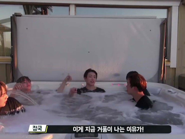 tokkipul_97's tweet photo. 정구기 섬유유연제하니까 생각낫는데 본보에서 ㅋㅋㅋㅋㅋ 정구기가 빨래에 섬유유연제 너무많이넣어서 정국이 덕분에(?) 형아들이랑 다같이 단체로 빨아지던거
ㅋㅋㅋㅋㅋㅋㅋㅋ 진짜 너무 귀여워ㅋㅋㅋㅋㅋㅋㅋ https://t.co/IxhVUpBjpb